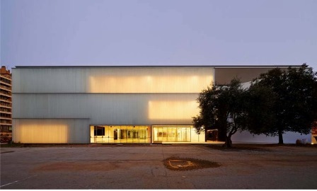 la biblioteca de noche